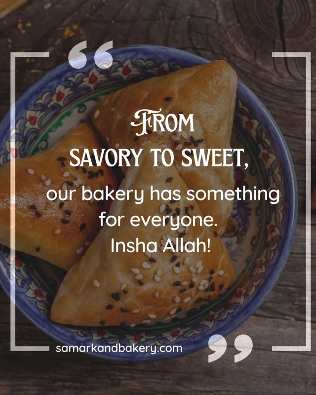Uzbek samsa pastries with sesame seeds in a hand-painted blue ceramic bowl