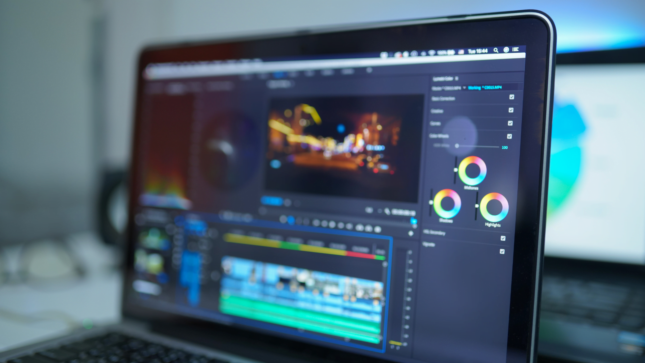 Harnessing the Power of Video Content to Engage Muslim Consumers