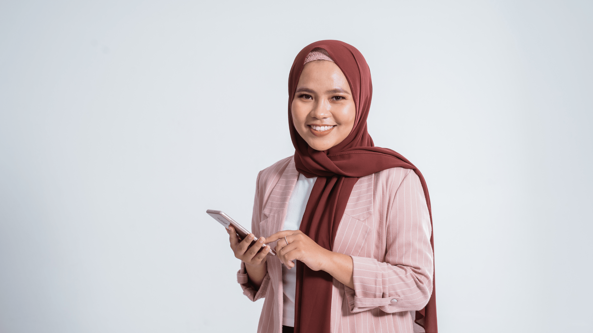 The Role of Islamic Finance in Mobile Commerce for Muslim Consumers